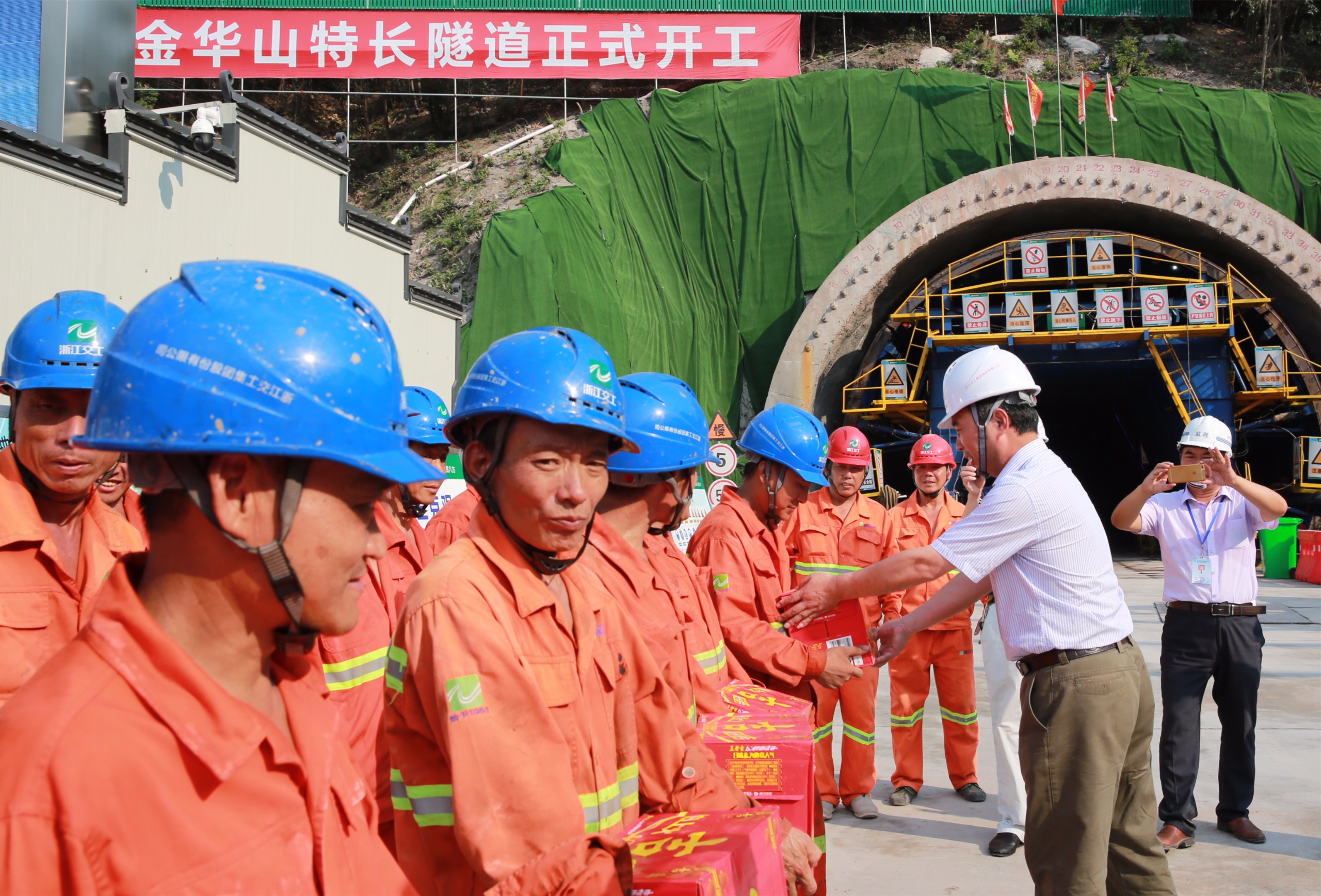 ad61787706ddc9c069d111f5762b40e8.jpg