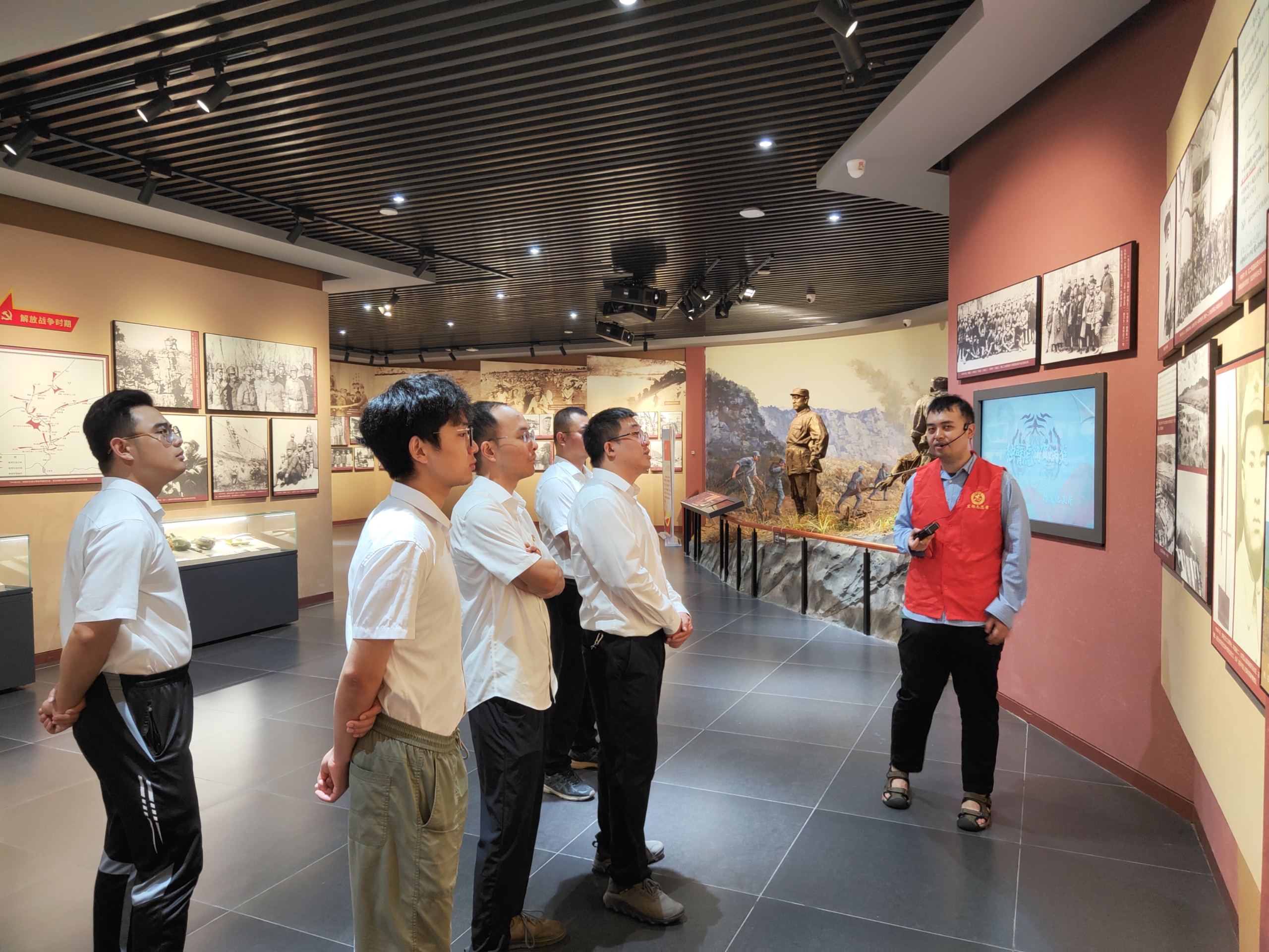 a4a2d8399a5052bd8ed2c2e22b98336d.jpg 楚新.jpg