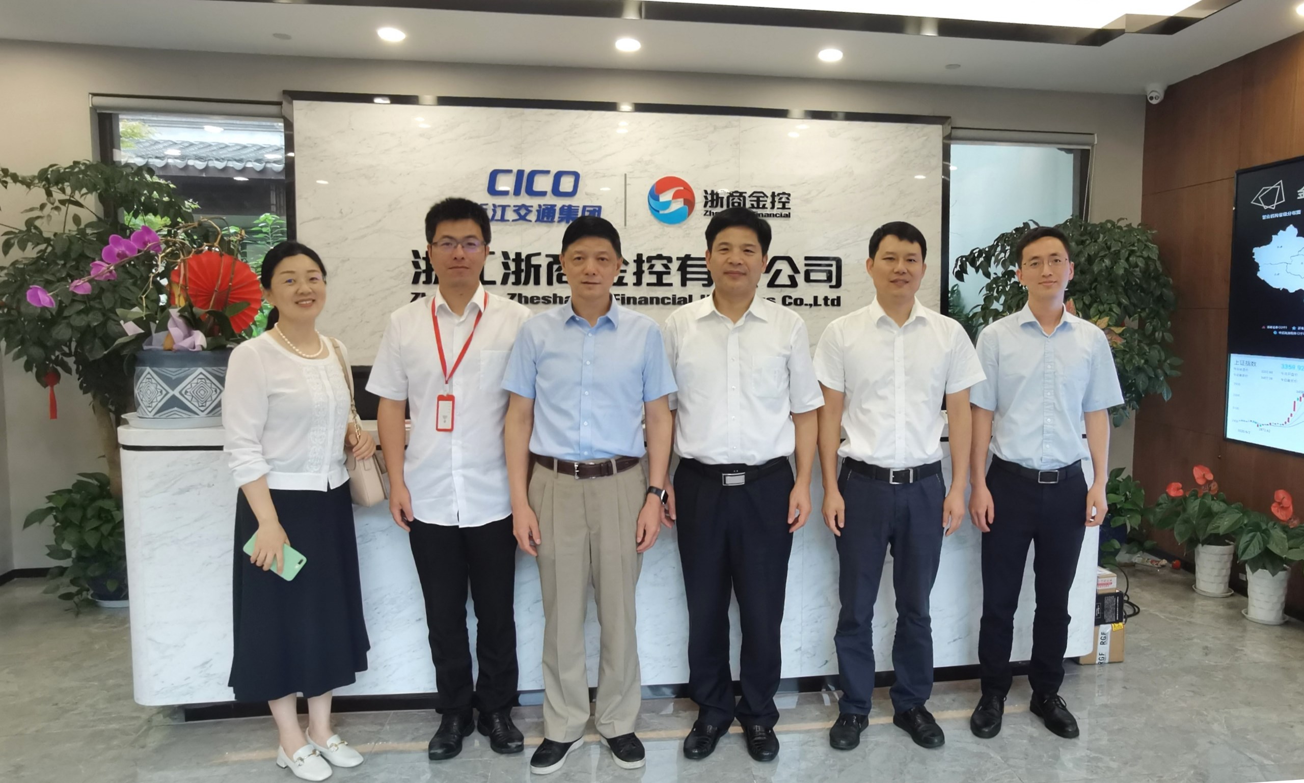e144acb59fbb76649ca5a90fbbdcdd7.jpg