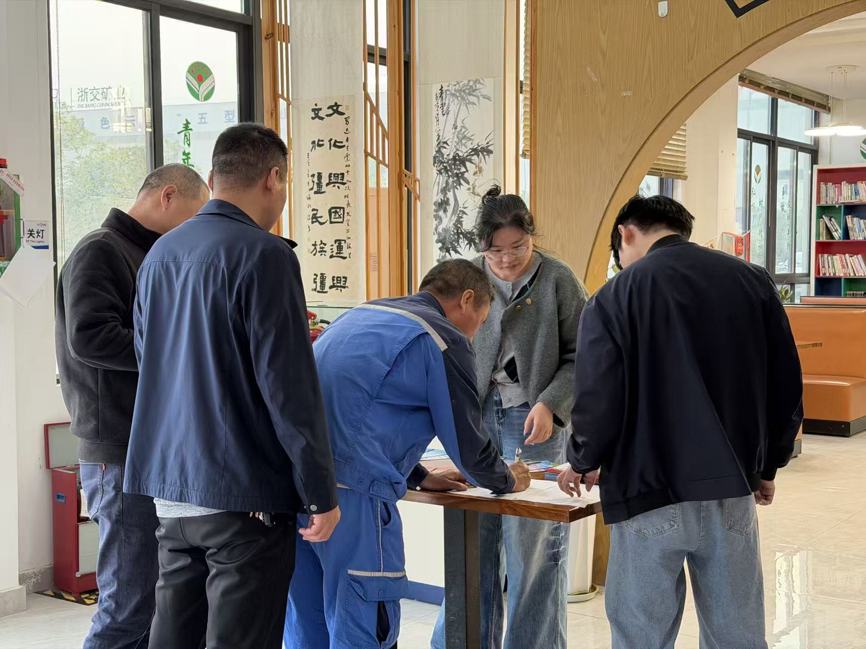 2bf5c8cc43db7bae32fe9724d4fce9b7.jpg