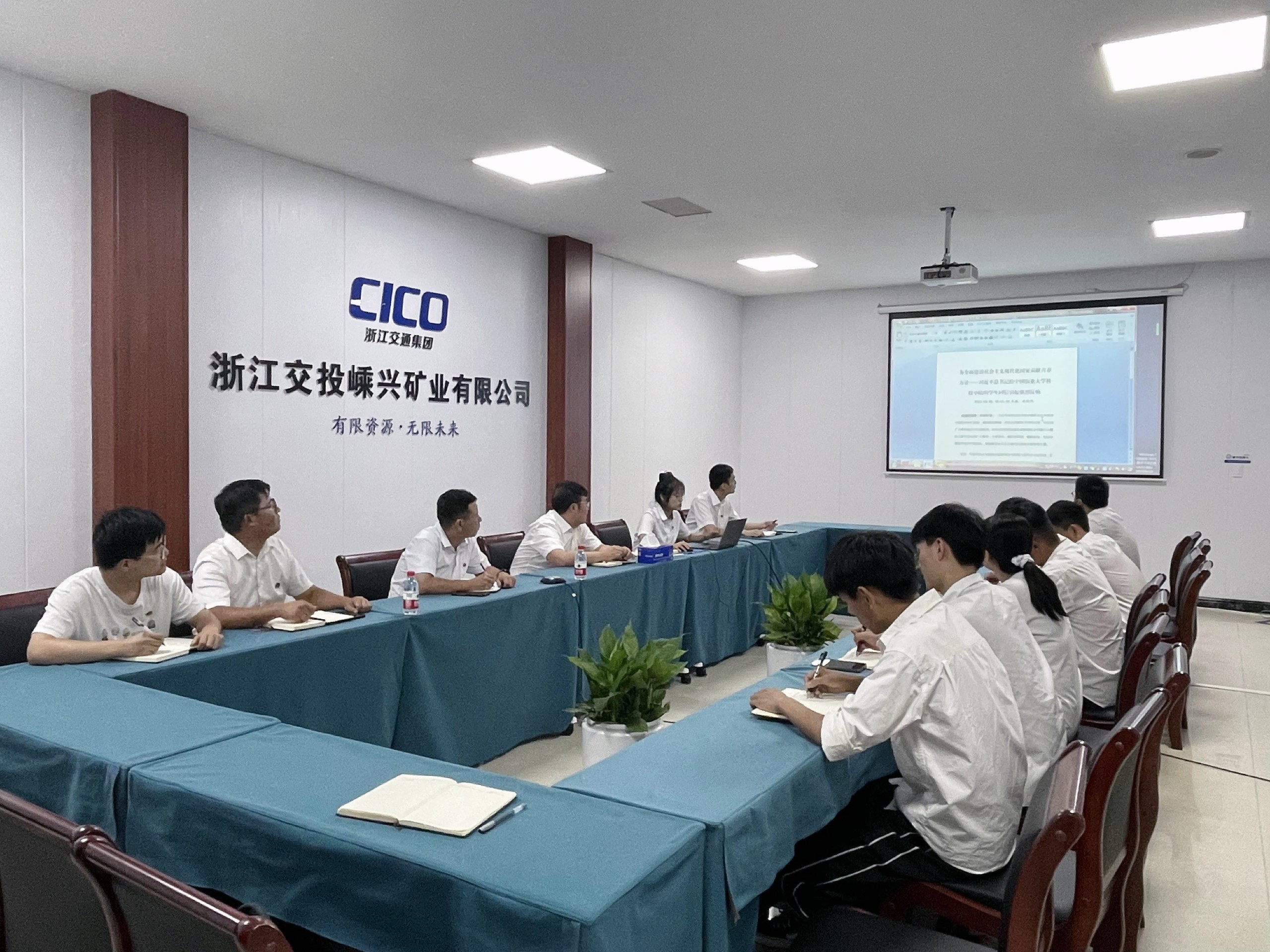 edc2d52c5704efda232ad64b657178fd.jpg